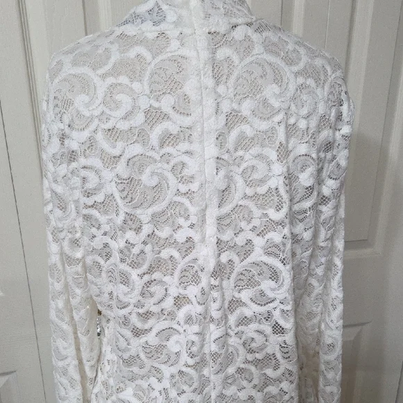 White House Black Market White Lace Mock Neck Long-Sleeve Top - Picture 4 of 5
